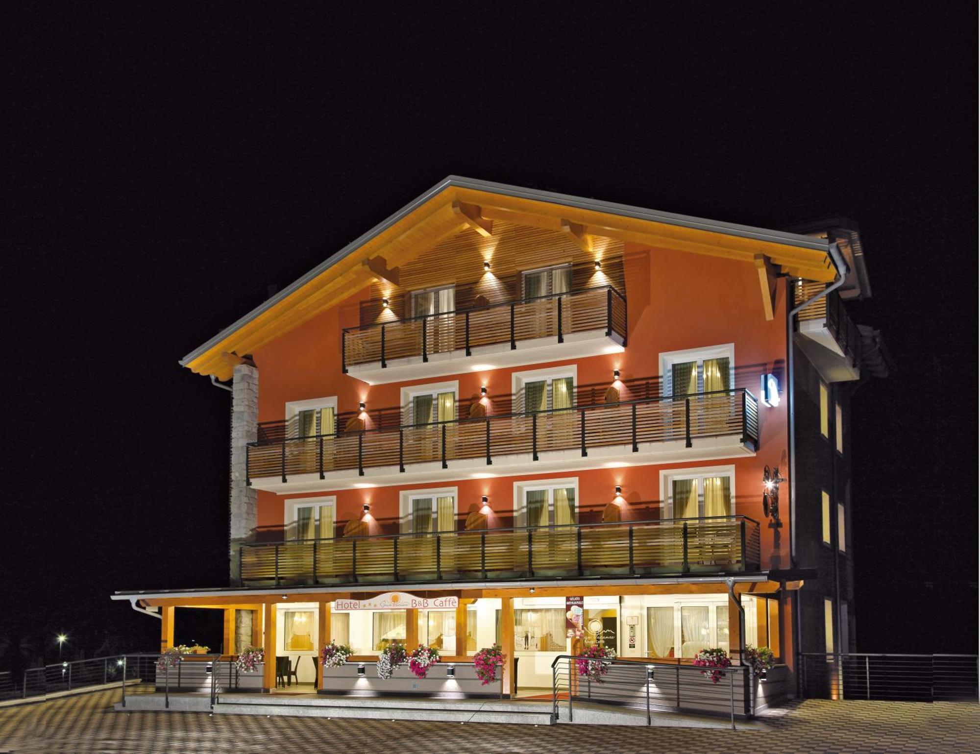 Hotel Gran Vacanze Rooms & Apartments 디마로 외부 사진