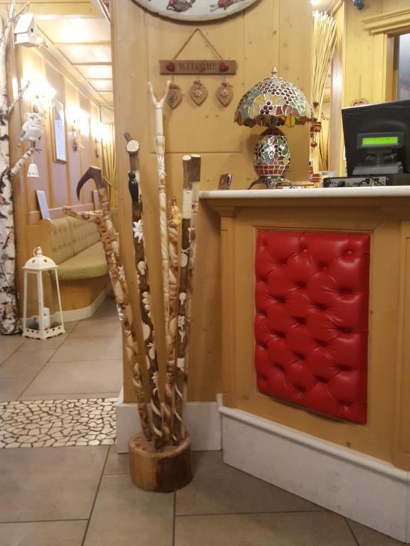 Hotel Gran Vacanze Rooms & Apartments 디마로 외부 사진