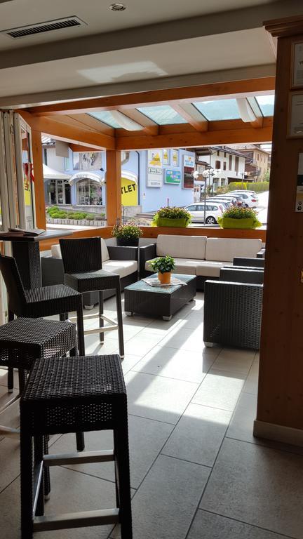 Hotel Gran Vacanze Rooms & Apartments 디마로 외부 사진